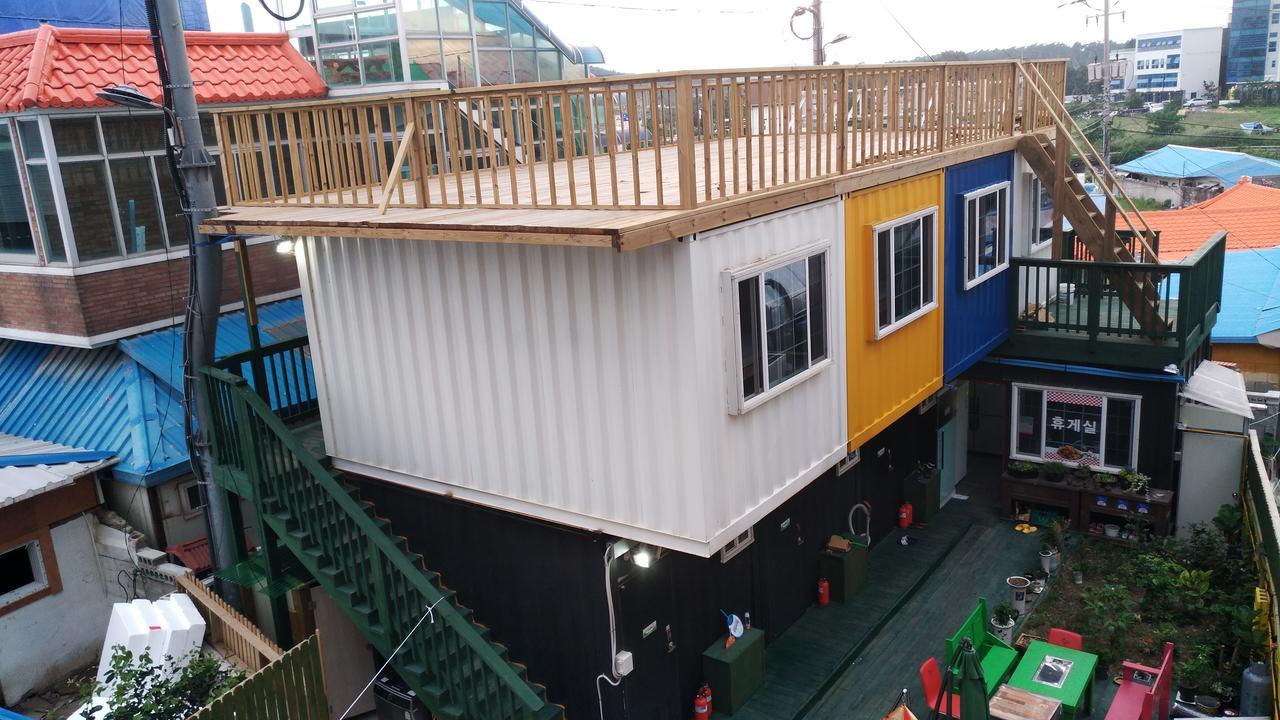 Ocean Capsule Guesthouse Gangneung Exterior foto
